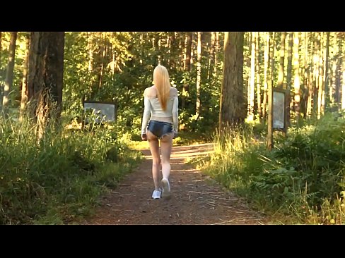 ❤️ Smuk kvinde bevæger sig langsomt, ikke nøgen video ❤ Skøn porno at da.xxxpornolive.ru ❤